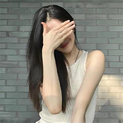 橘衫男子的画像